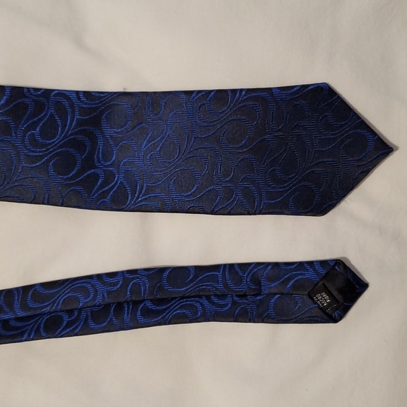 Men's Salisbury black with blue design tie - Picture 2 of 5